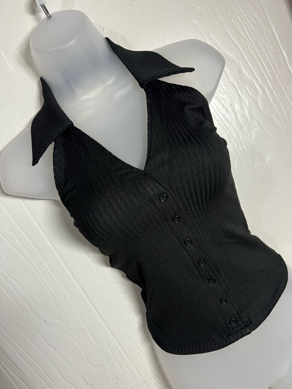 Black Ribbed Halter Collared Button-Front Camisole - Picture 3 of 3